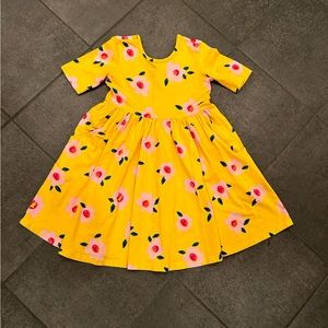 Hanna Andersson Short-Sleeve Girls Skater Dress in Yellow/Pink Floral Size 6-7